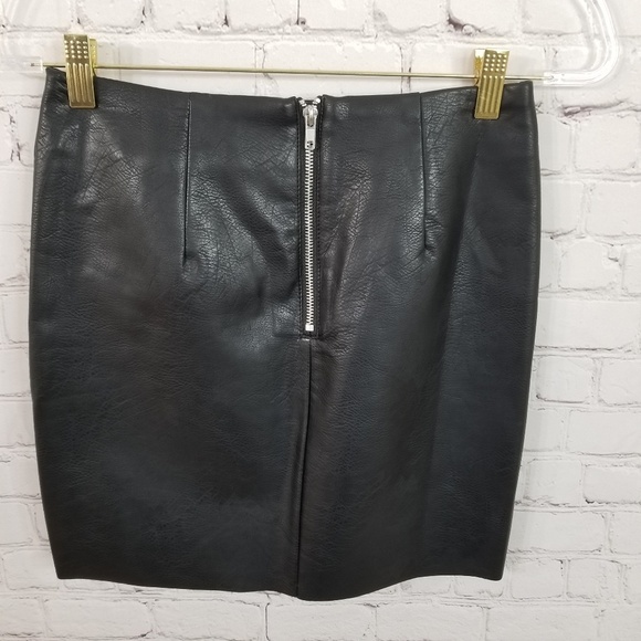 H&M Embroidered Black Faux leather skirt size 4 - Picture 2 of 6